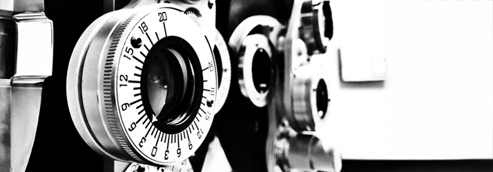 Black and white image of the eye exam machine.
